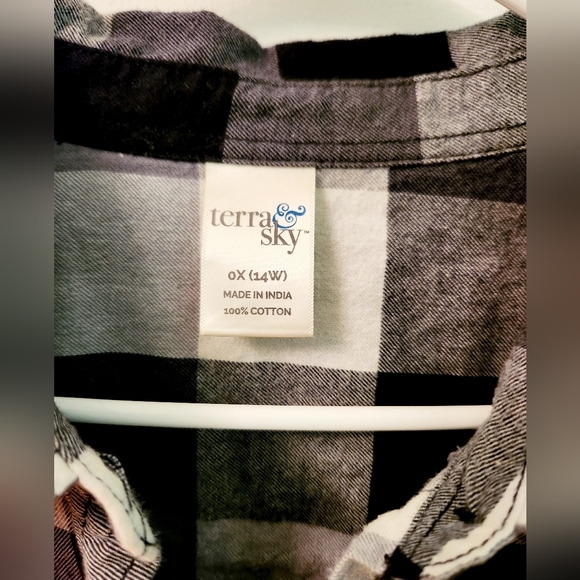 Terra & Sky Women's Flannel Shirt - Picture 3 of 3